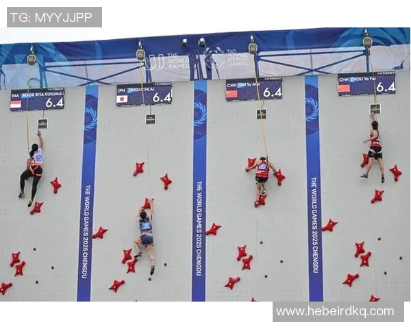 成都攀岩队的防反策略解析与攀岩热点探讨