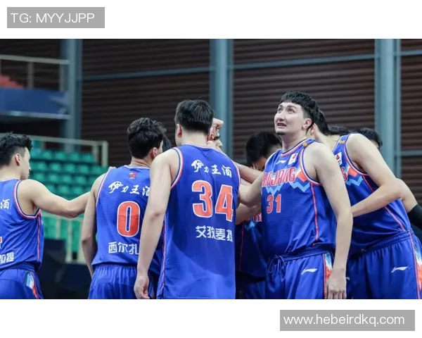 新疆队26号球员鲁吐布拉获得赛季最佳新秀称号，未来可期